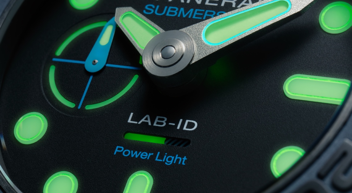 power light indicator on the Panerai submersible elux lab-id