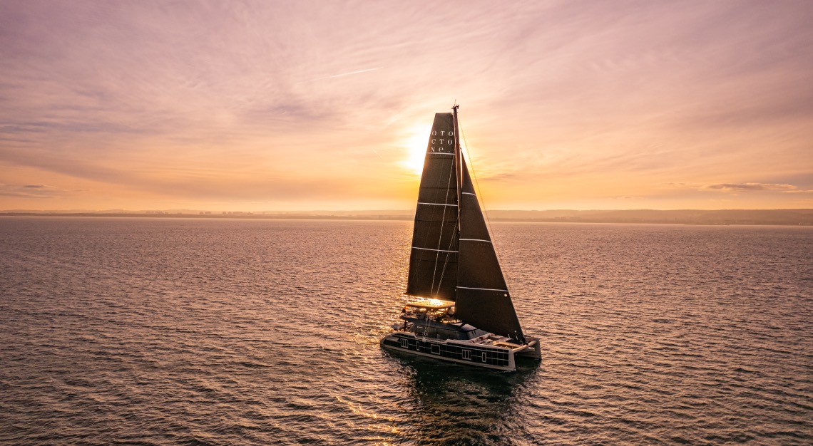 the sunreef 80 eco otoctone sailing on the sea